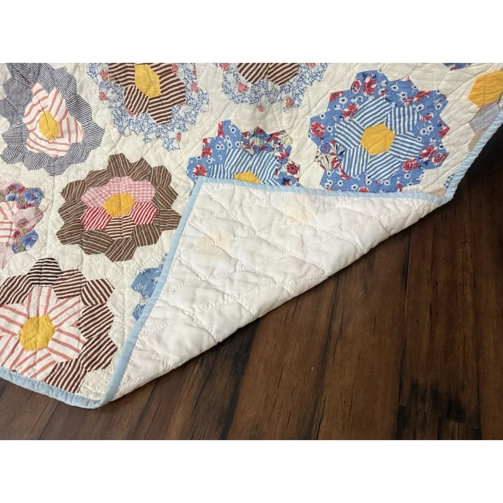 VINTAGE GRANDMOTHERS FLOWER GARDEN QUILT-1940s, 73